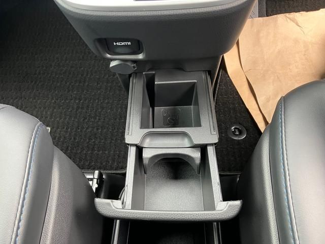 Toyota VOXY 2023-07 5645-21