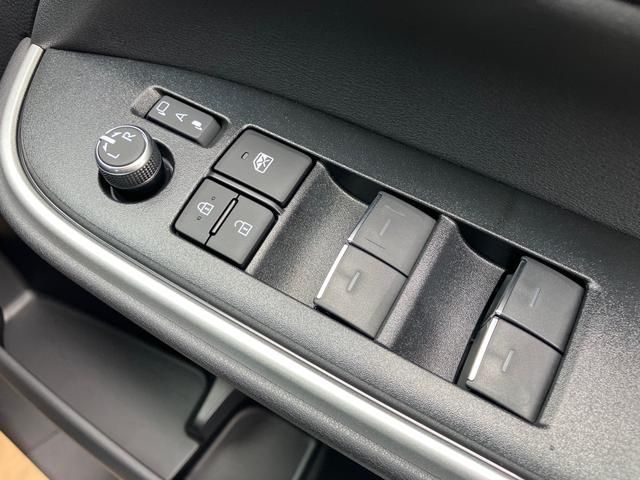 Toyota VOXY 2023-07 5645-23