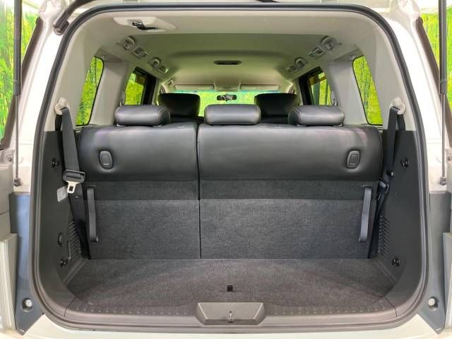 Nissan ELGRAND 2012-03 28331-11
