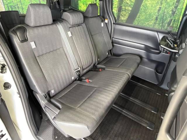 Toyota NOAH 2023-06 27828-9