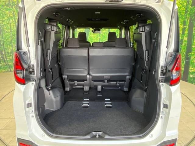 Toyota NOAH 2023-06 27828-11