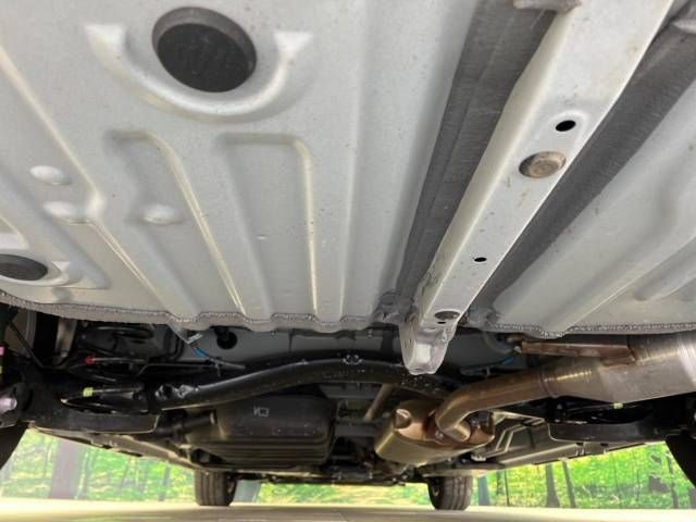 Toyota NOAH 2023-06 27828-19