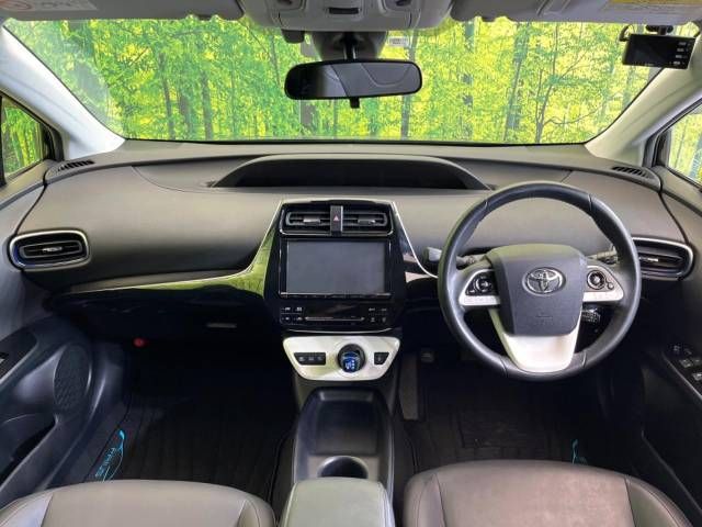 Toyota PRIUS 2017-08 187126-1