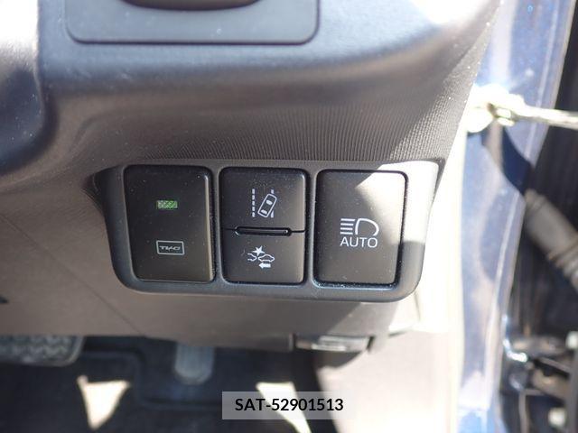 Toyota AQUA 2019-03 389327-18