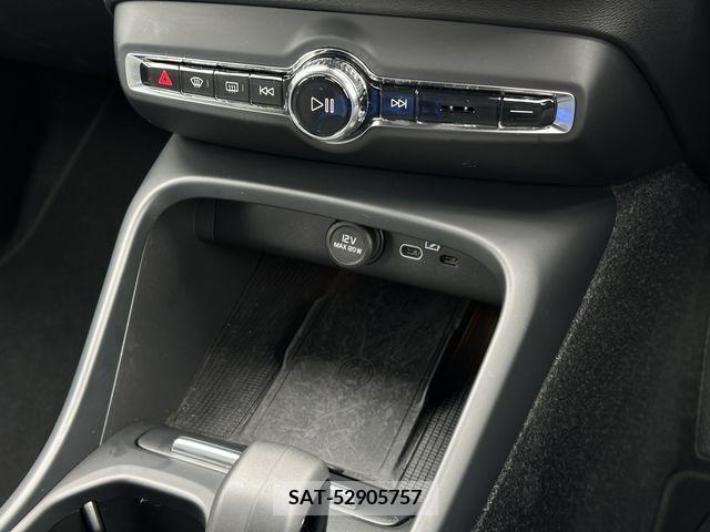 Volvo XC40 2022-08 210216-7