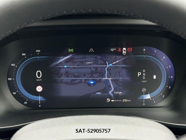 Volvo XC40 2022-08 210216-11
