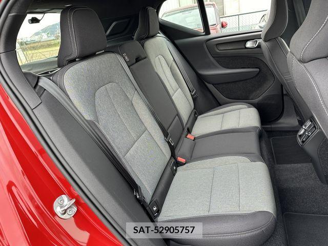 Volvo XC40 2022-08 210216-13
