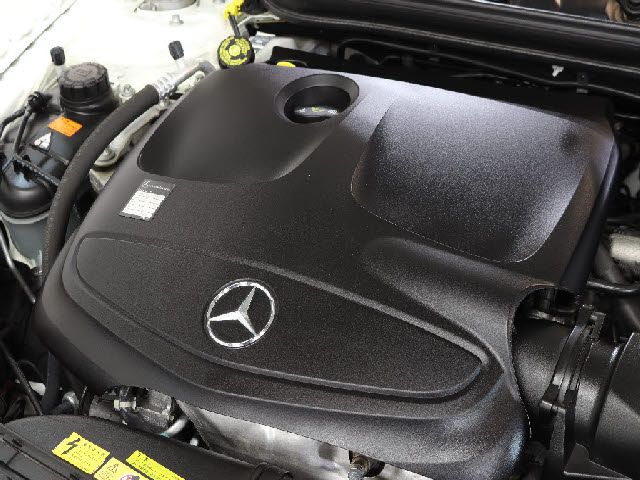 Mercedes Benz GLA-CLASS 2015-02 196700-5
