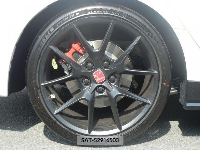 Honda CIVIC 2023-04 203156-11