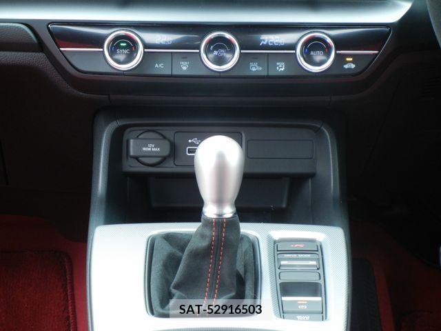Honda CIVIC 2023-04 203156-16