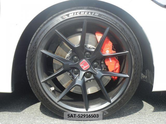 Honda CIVIC 2023-04 203156-10