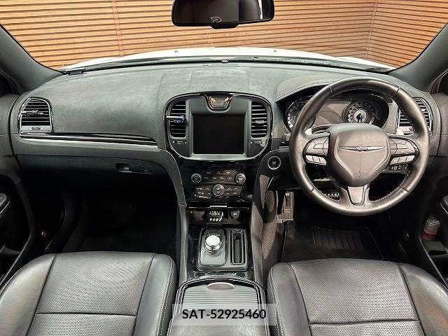 Chrysler 300 2017-09 266957-1