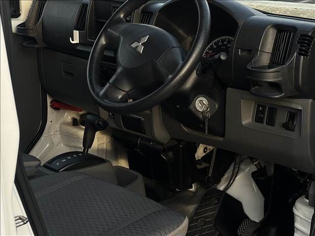 Mitsubishi MINICAB VAN 2013-10 182624-4