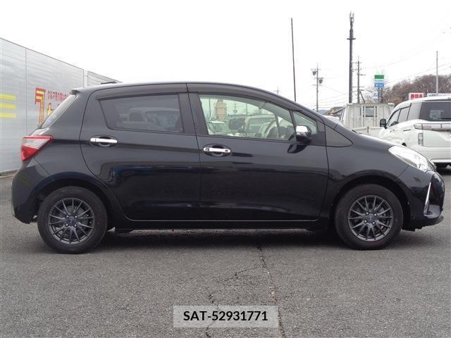 Toyota VITZ 2017-03 308712-3