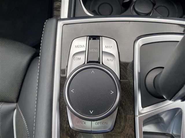 Bmw 7 SERIES 2018-06 5854-27