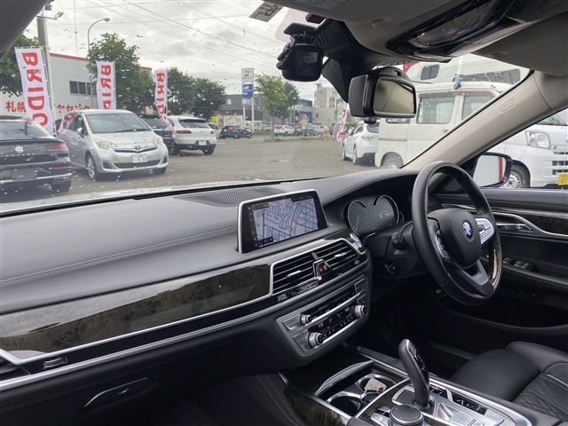 Bmw 7 SERIES 2018-06 5854-17
