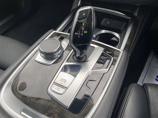Bmw 7 SERIES 2018-06 5854-26