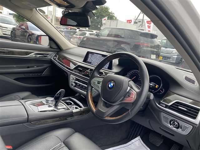 Bmw 7 SERIES 2018-06 5854-11