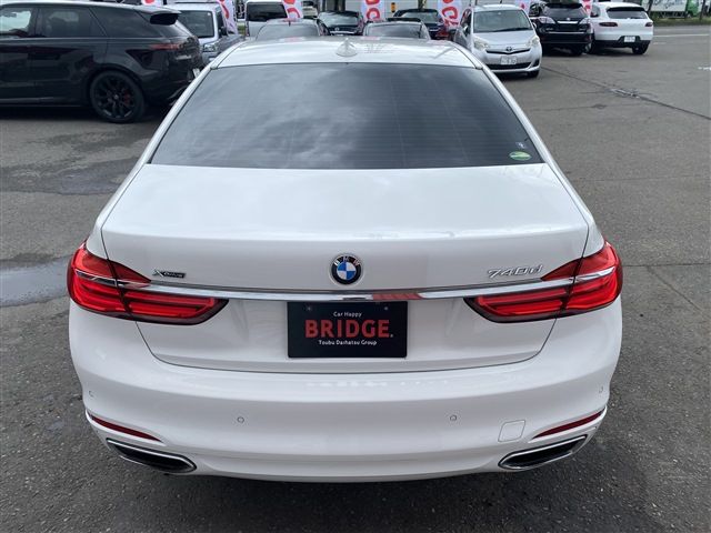 Bmw 7 SERIES 2018-06 5854-5
