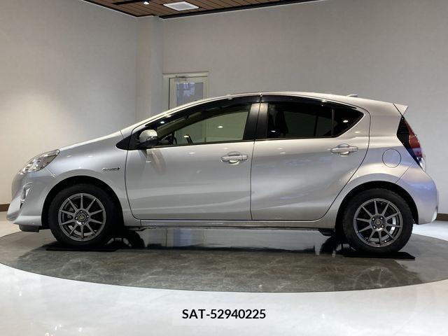 Toyota AQUA 2015-02 248255-5