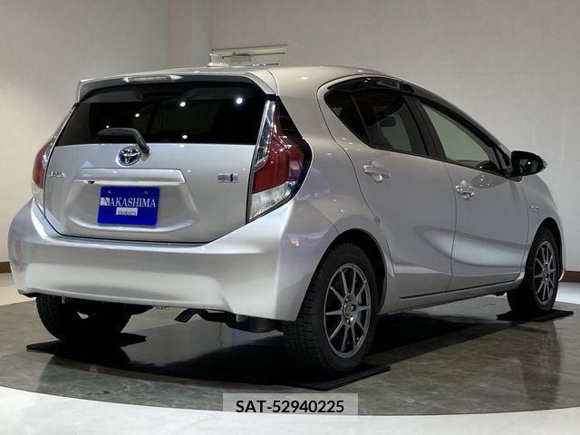 Toyota AQUA 2015-02 248255-7