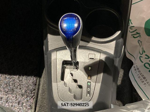 Toyota AQUA 2015-02 248255-18