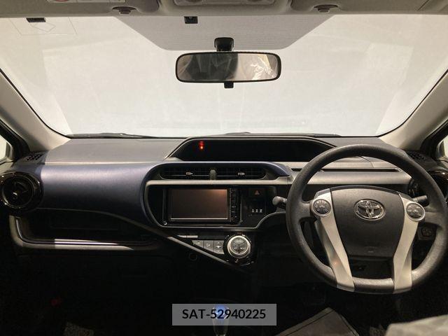 Toyota AQUA 2015-02 248255-12
