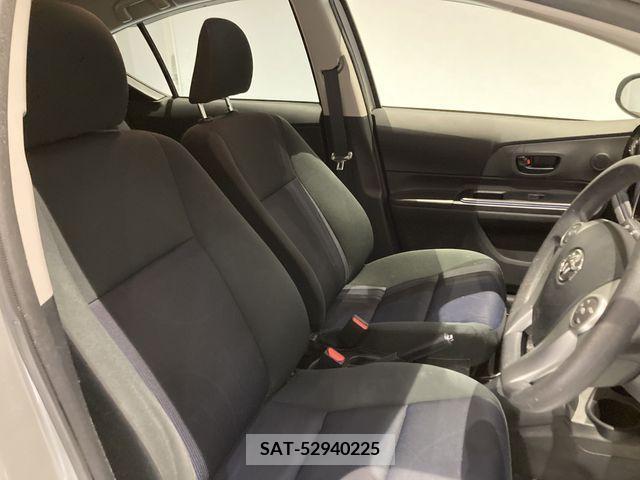 Toyota AQUA 2015-02 248255-1