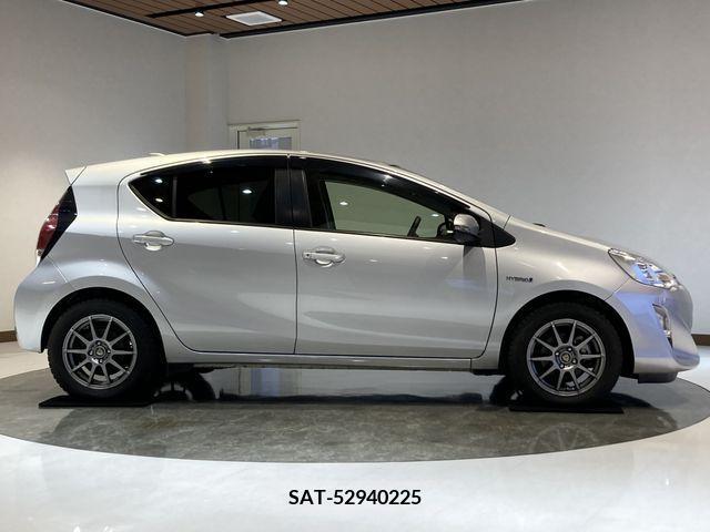 Toyota AQUA 2015-02 248255-8