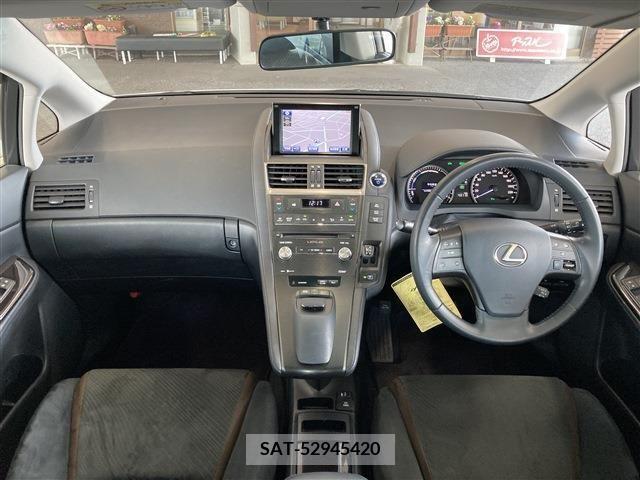 Lexus HS 2013-08 387693-4