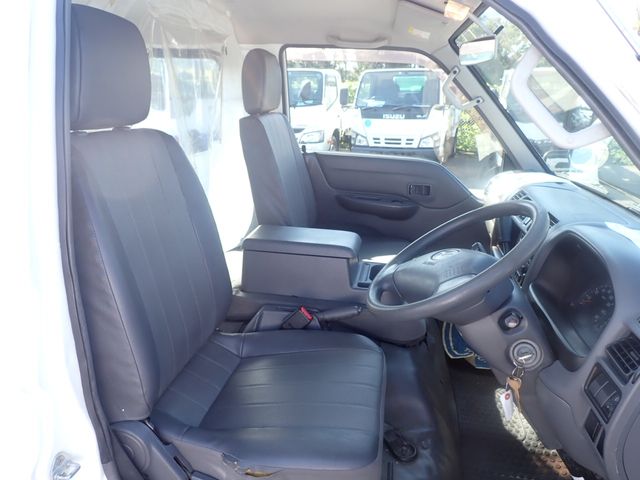 Mazda BONGO VAN 2014-07 17530-17