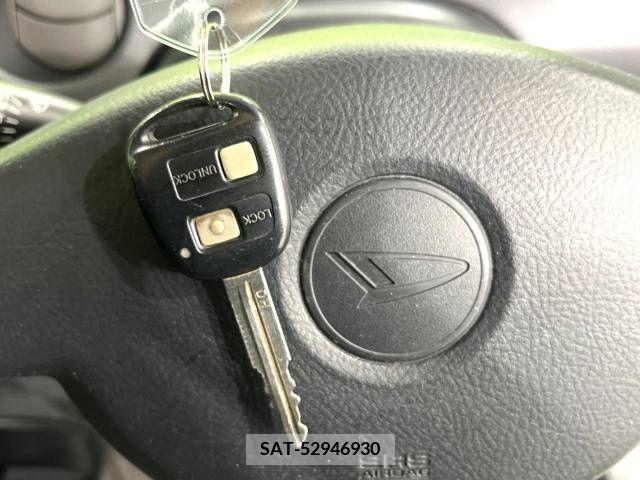 Daihatsu ESSE 2011-06 251785-2
