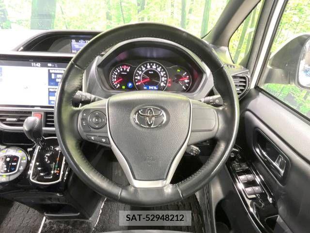 Toyota NOAH 2019-12 336322-11