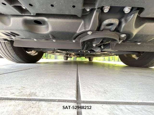 Toyota NOAH 2019-12 336322-19
