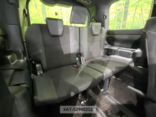 Toyota NOAH 2019-12 336322-10