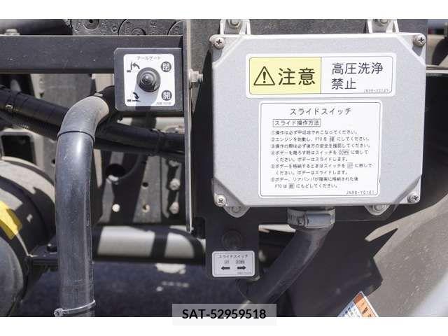 Mitsubishi CANTER 2019-05 294460-17