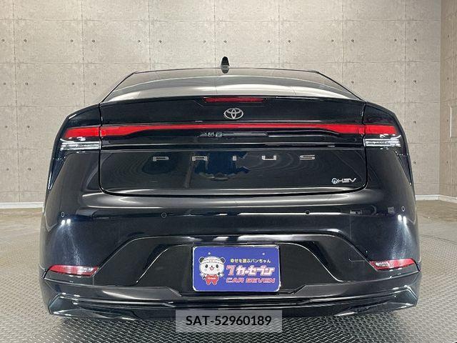 Toyota PRIUS 2023-09 282081-10