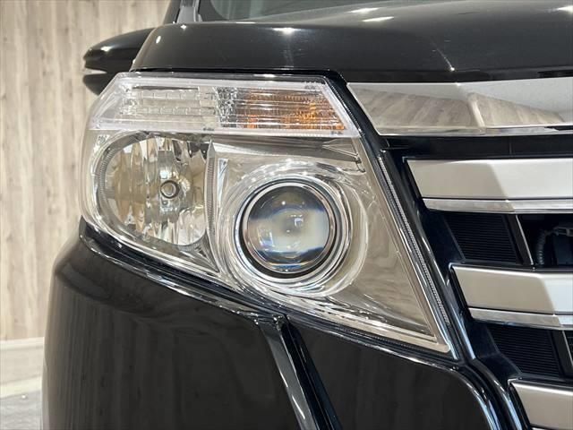 Toyota NOAH 2014-05 182768-9