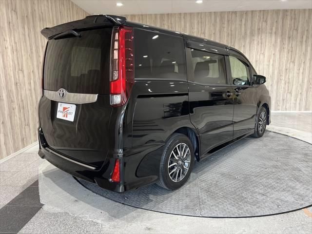 Toyota NOAH 2014-05 182768-4