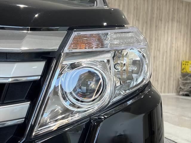 Toyota NOAH 2014-05 182768-8