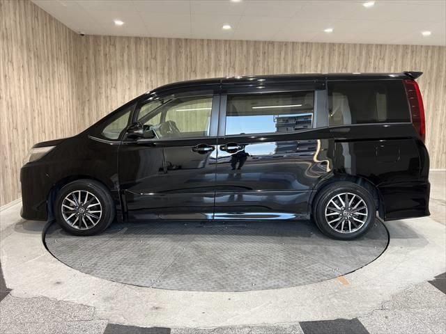 Toyota NOAH 2014-05 182768-7
