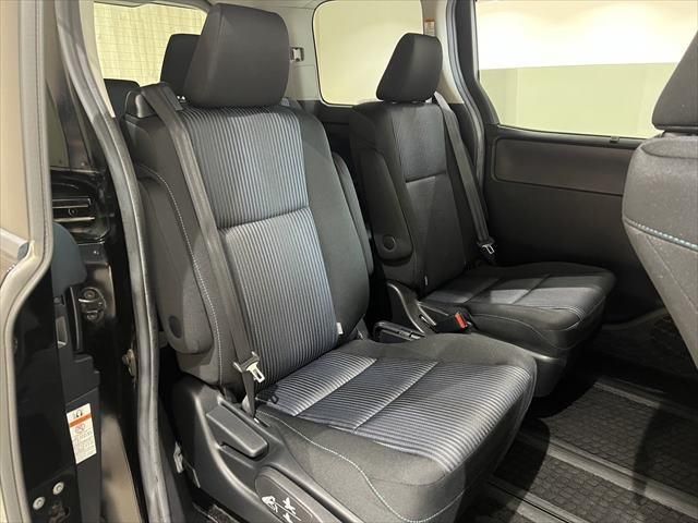Toyota NOAH 2014-05 182768-18
