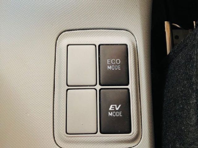 Toyota AQUA 2014-05 8264-17
