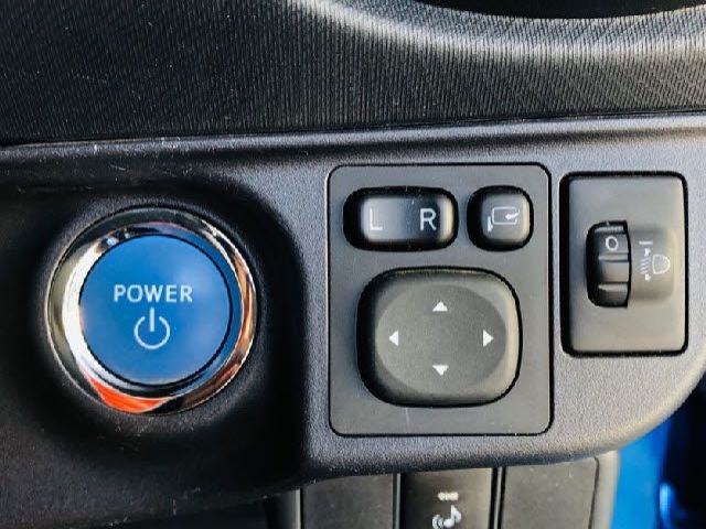 Toyota AQUA 2014-05 8264-22