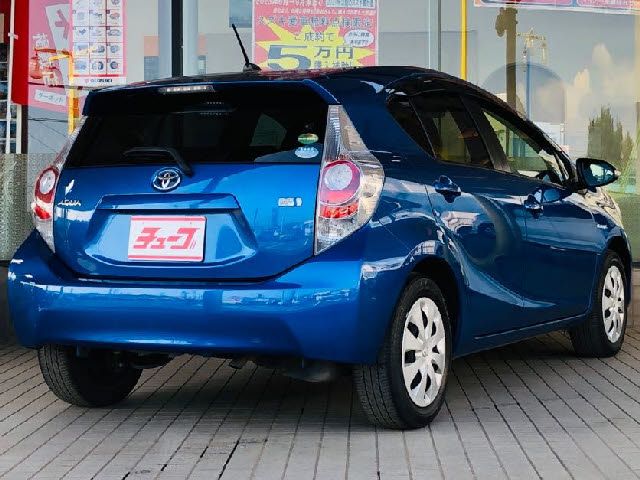 Toyota AQUA 2014-05 8264-2