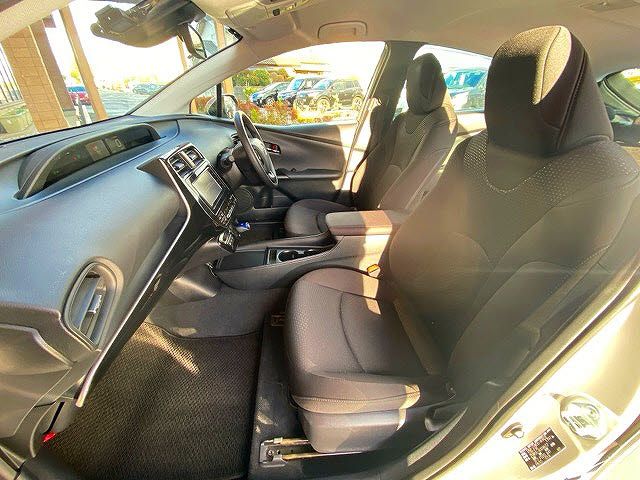 Toyota PRIUS 2019-04 27603-12