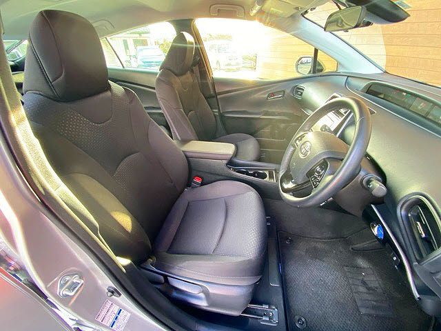 Toyota PRIUS 2019-04 27603-9