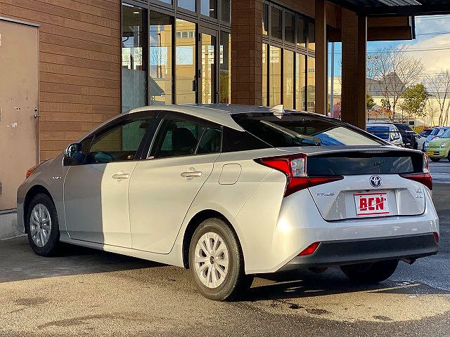 Toyota PRIUS 2019-04 27603-8