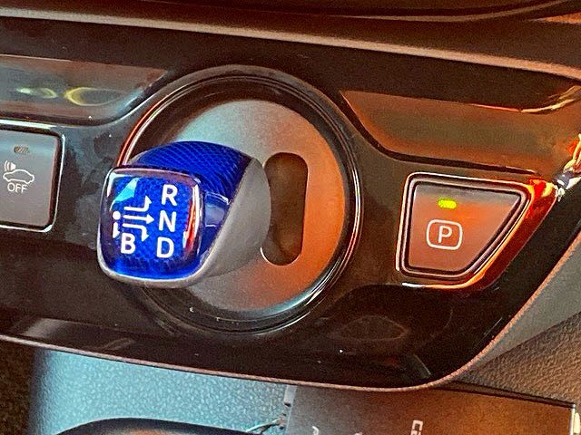 Toyota PRIUS 2019-04 27603-19