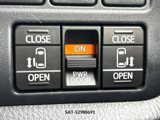 Toyota ESQUIRE 2016-10 268602-3